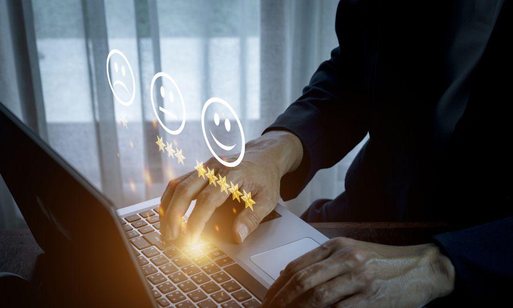 A man giving a 5-star digital customer experience rating.